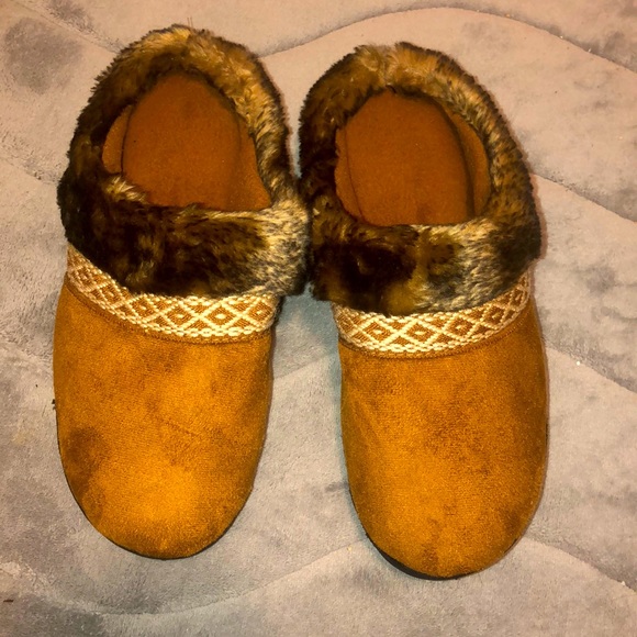 Isotoner Slippers